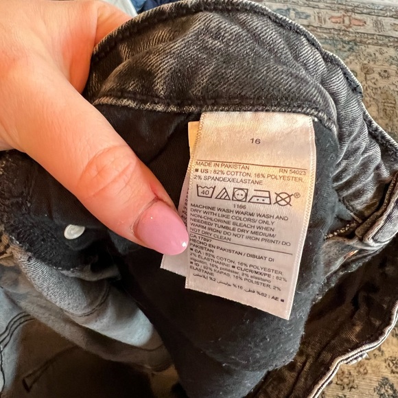 Old Navy Rockstar Super Skinny - Picture 5 of 5